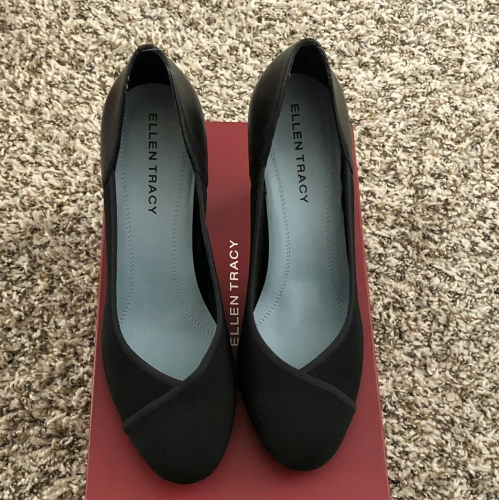 Ellen Tracy heels